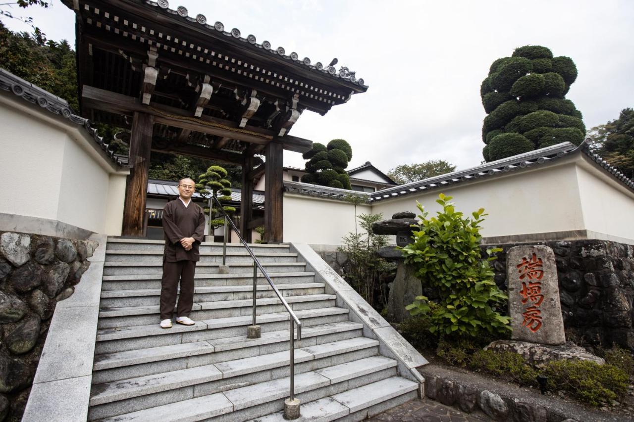 宿坊 端場坊｜Temple Hotel Habanobo Minobu Экстерьер фото