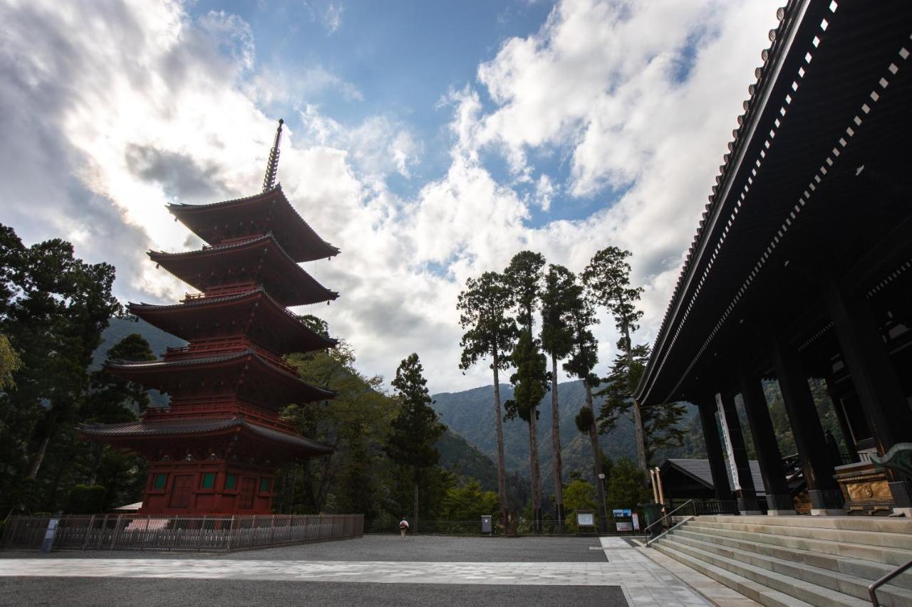 宿坊 端場坊｜Temple Hotel Habanobo Minobu Экстерьер фото